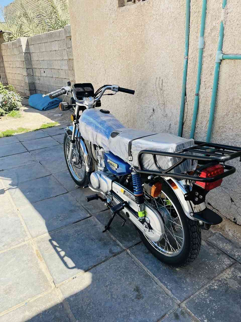 سلام عليكم دراجة للبيع نامة تعمير 26 اوراق سكنر تعميرة من نوفل اول تبديلة دهن حتة بعده ما ساحكة سعر خاص هاذة رقم ***********
