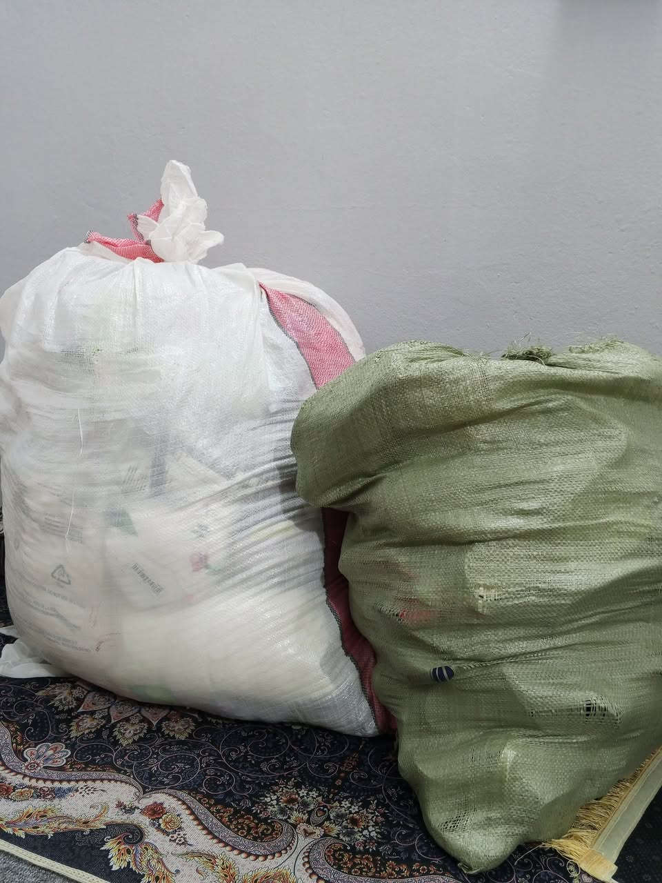 السلام عليكم شباب بضاعه مكس درجه اولى الله شاهد بضاعه مفووله 205 كيلو 12 كارتون وشلفان 2 الي تفيده يعلق واني اروحله خاص


**إذا كنت صاحب هذا الإعلان وتريد حذفه لأي سبب، رجاءا أرسل رسالة إلى الدعم الفني**