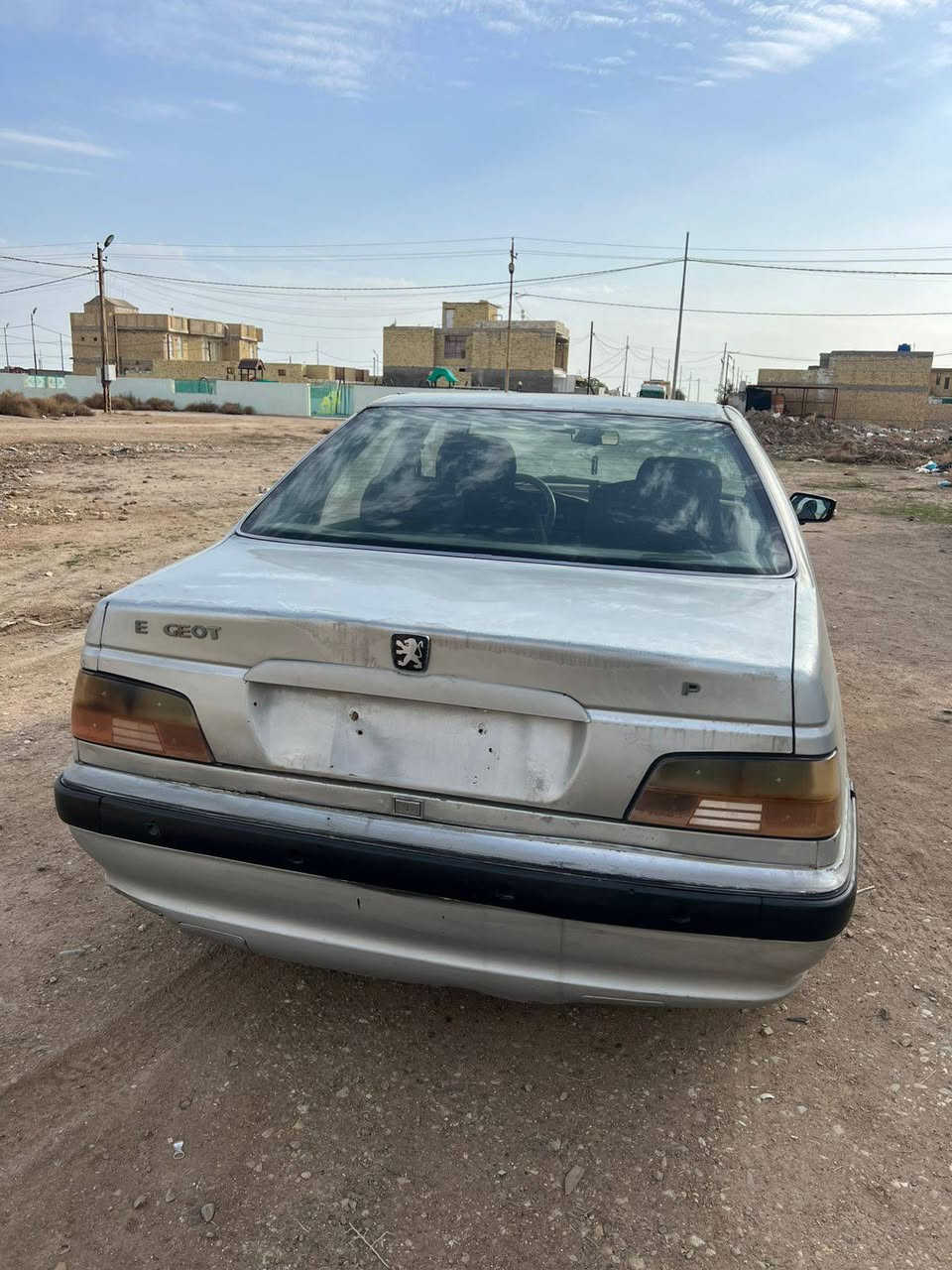 سلام عليكم ورحمة الله وبركاته. 
بيجوفرنسي مال مزاد للبيع 
موديل ٢٠٠٦
جاهزة لترقيم هزة صاعده 
كير ومكينه كفاله عامه
حداديه تخم تاير كهربائيات كلة شغال ترايك وين ماتريد
مكان السيارة واسط. مركزالمحافظه
السعرالمطلوب٣٠ورقه وبيهامجال
الاتصال ع
***********الاسيا
*********** الاثير
محمد
