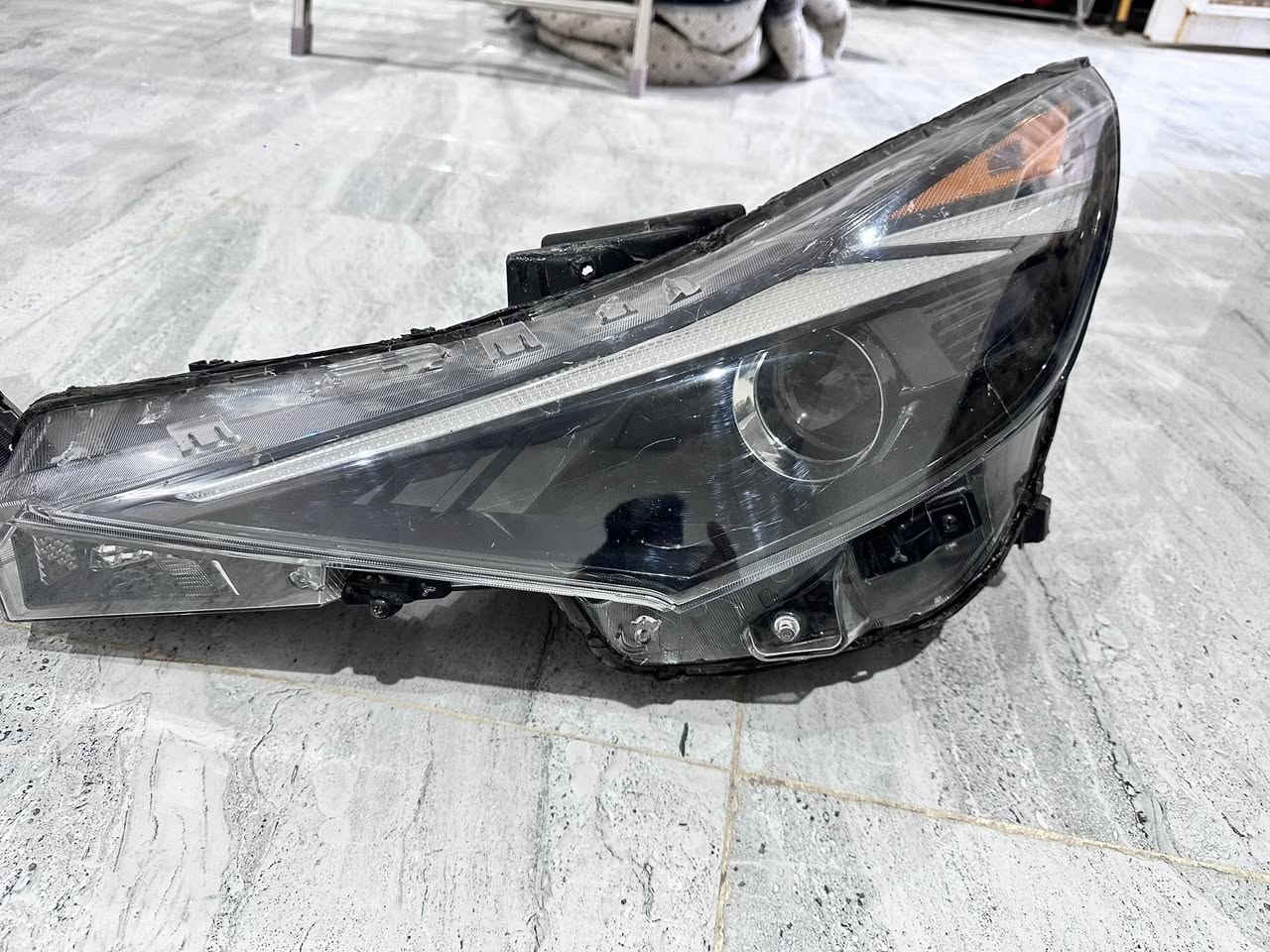 سلام عليكم
عمدي زوج لايتات النتره ٢٣ امريكا اصلي 

جهت الايمنه ما مفتوح ولا ملعوب بي وجهت 

اليسره فقط مبدل الجامه مالته. نضيفات بنسبه ٩٠ بلميه 

كاملات مابيهن اي نقص حتل كلوباتهن بيهن الصليه السعر

(300 )الاف وبيهن مجال اقره المنشور زين او اتصل وراسل
 وتدلل

الاتصال

***********

***********
