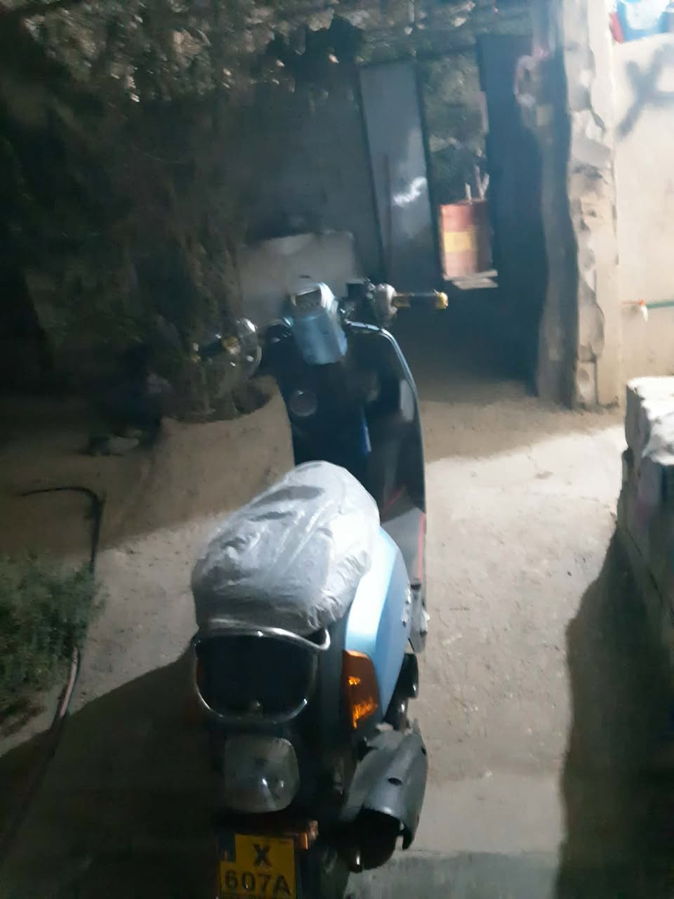 السلام عليكم
دراجه بوليسي نوزل 

ما مفتوحه 750وبيه مجال
المكان غماس
***********
