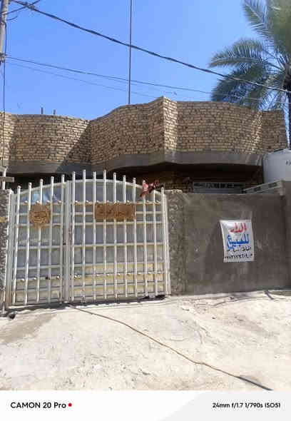 السلام عليكم بيت للبيع المساحه 200متر العنوان شارع 80 مقابل مدينه العاب ارض بابل يتكون من غرفتين وهول واستقبال وصحيات داخليه وخارجيه  يرهم عن طريق المبادره هم السعر 75وبي مجال للاستفسار ***********
