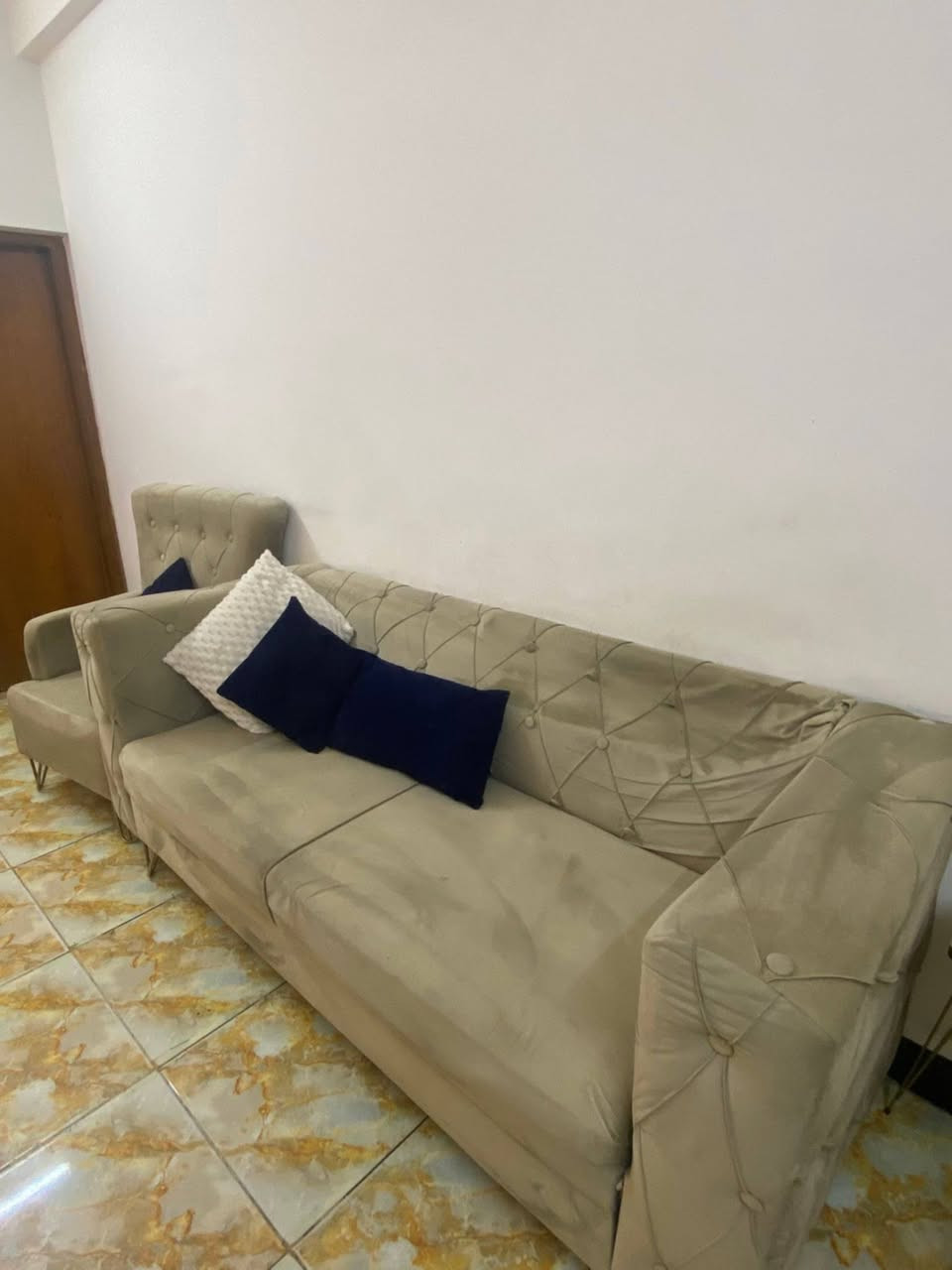 تخم للبيع ١٠ مقاعد ٢٠٠ وبي مجال تخم تركي الضرر خسفه مببينه بالصوره مكانهم بغداد المكان الحريه البستان عالشارع العام الشراي فقط يراسلني رجاءاً


**إذا كنت صاحب هذا الإعلان وتريد حذفه لأي سبب، رجاءا أرسل رسالة إلى الدعم الفني**