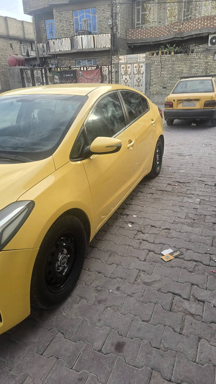 السلام عليكم
متاح كيه فورتي ٢٠١٧ للبيع 

حادثه بنيد نص فول 

مكينه ٢٠٠٠

مكينه كير مكفول 

المكان بغداد مدينة الصدر 

السعر ١٢٠.   ***********
