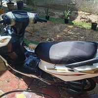 سكنس للبيع او المراوس قبل اسبوعين مجفتها ما ناقصها برغي السعر 250و بيه...