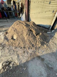 عندي رمل زاد ب٣٠ الف قطاع ٧٠ قرب مستشفى الجوادر ليريده يجي ياخذه ٠٧٧١٠...