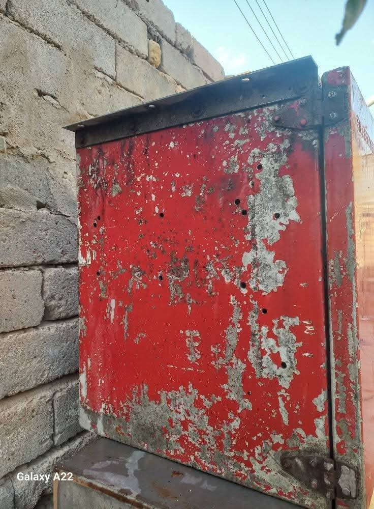 للبيع صندوك طول متر
ارتفاع 65
عرض 58
***********
