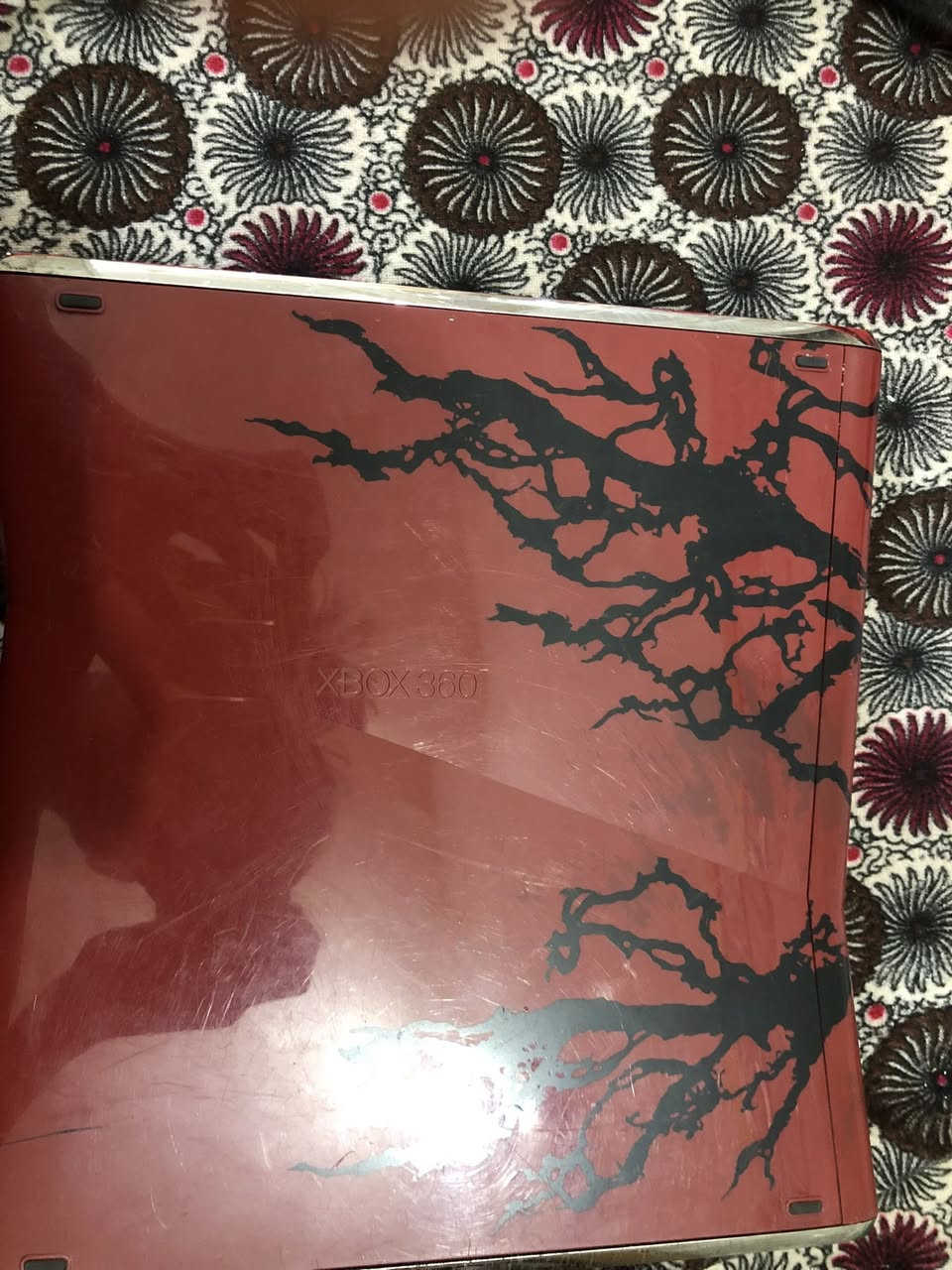 السلام عليكم جهاز اكس بوكس 360 مهكر جهاز نضيف دقه فول لا تكطيع ولا بي لاك نضيف كلش كامل ملحقاته بي 50 لعبه من ضمنهن ردت ريدمشن 2 و فورزا هورايزن.  gta5 تواصل او الاستفسار عن الرقم ***********
