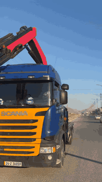 اسكانيا كرين ٢٠١٧
كرين بالفينكر ٦ طن ٣ سلايد 
ريموت كونترول فول سيفتي 
فول مواصفات 
رقم و سنوي جديد 
عنوان دهوك 
رقم تلفون: ***********
