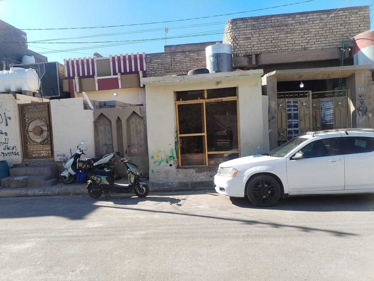 بيت للبيع قرب صناعه الجولان المساحه 300 متر بناء قديم مقسوم 2 وسقف واحد الاستفسار ع رقم وبي واتس اب ***********
***********
