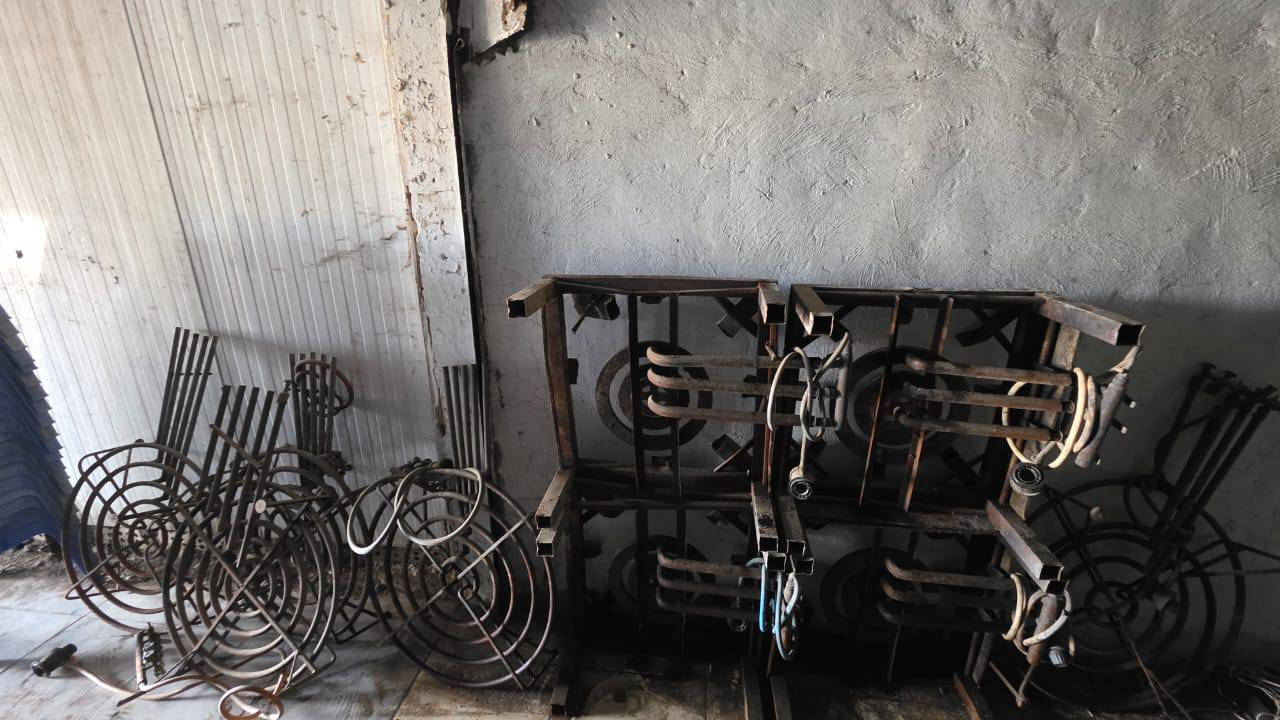 غراض للبيع شلع اشراي يتصل والموشراي لايتصل ويتعبنه ***********
