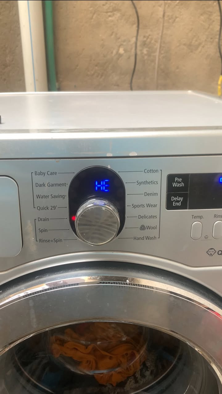 غسالة سامسونك باب امامي حجم 7 كيلو من اشغلها يطلع هذا الرمز وتتوقف ومرات ما يطلع قيم واشتري اذا تفيدك


**إذا كنت صاحب هذا الإعلان وتريد حذفه لأي سبب، رجاءا أرسل رسالة إلى الدعم الفني**