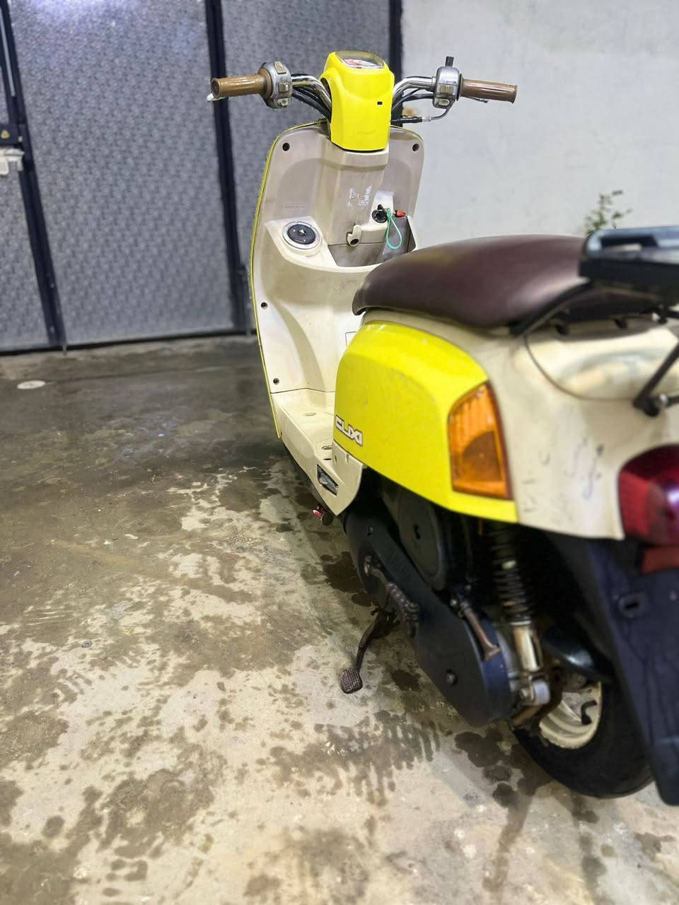 سلام عليكم دراجة بوليس الدراجة اينقص ما بيهة المكان بغداد الغزاليه سعر 900 رقم ***********
