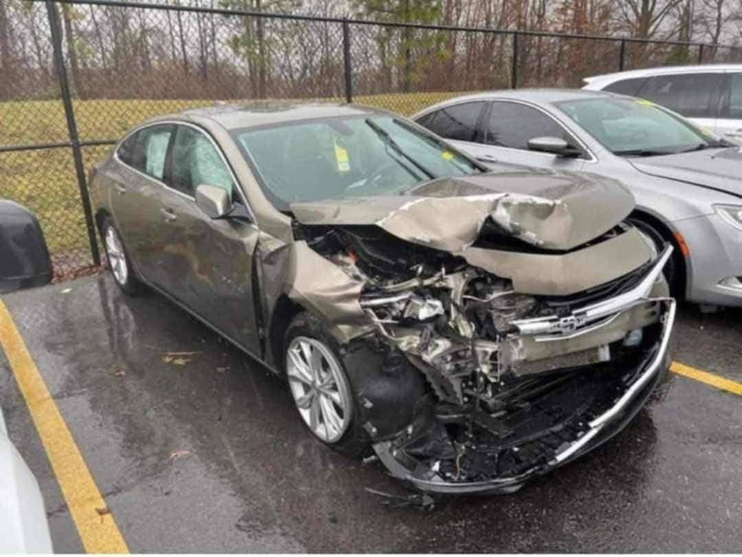 السلام عليكم 

شوفر ليت ماليبو 2020

معوقين قادسيه انكليزي المعوق بالقادسيه 

حادثه جاملغ وبنيد موضح بالصور الحادث مع سونار 

مواصفات LT 

بصمه تشغيل 
 
بصمه ابواب 

شاشه كبيره

تحكمات ستيرن 

كامره خلفيه 

محرك 1500تيربو 

كير ومكينه وحداديه كفاله

 جاهزه من كلشي 

مكاني الديوانية قضاء عفك

 السعر 90وبيه مجال قليل

رقمي ***********
