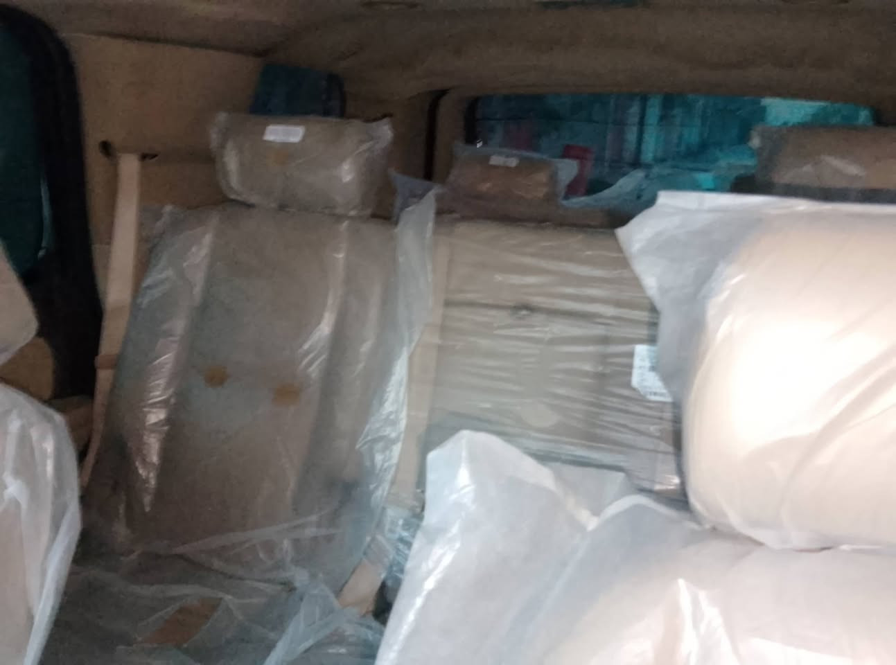 السلام عليكم 
سياره جمسي دنلي موديل 2010 فول موصفات
كير مكينه خير من الله 
سيارة خليجيه داخل عسلي
كصه قماره فقط
متوئمه وكامله
اتصال واتساب
وترهم مراوس حسب القناعه
***********
