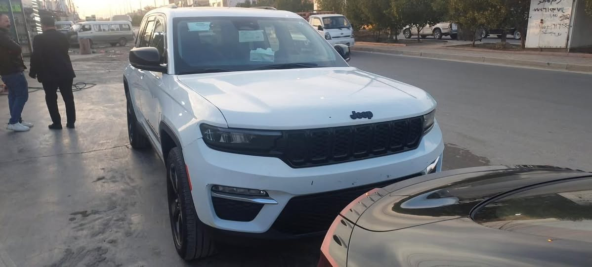 السلام عليكم جيب ابلاك لمتت فول فتحت سقف مكان السياره بغداد الحسنيه السياره امرقمه بغداد حادث بس بنيد يوجد سونر مال المندلاوي السعر 330ورقه للستفسار التصال *********** امرارس حسب القناعه موديل 2023
