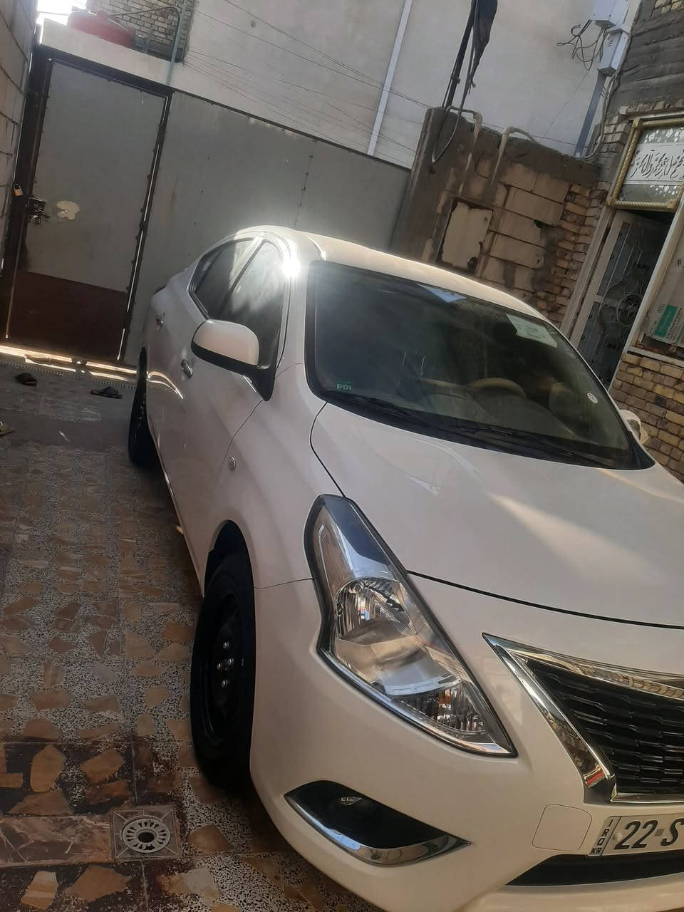 السلام عليكم  للبيع نيسان سني هندي ام البليته الزركه ام الضمان ٢٠٢٥ شاشه لكسزماشيه ١٤ الف  مكفوله كفاله عامه وكالة مجانيه   فقد بارد شبر يم البك لايت الاتصال ع الرقم *********** العنوان بصره المطيحه
