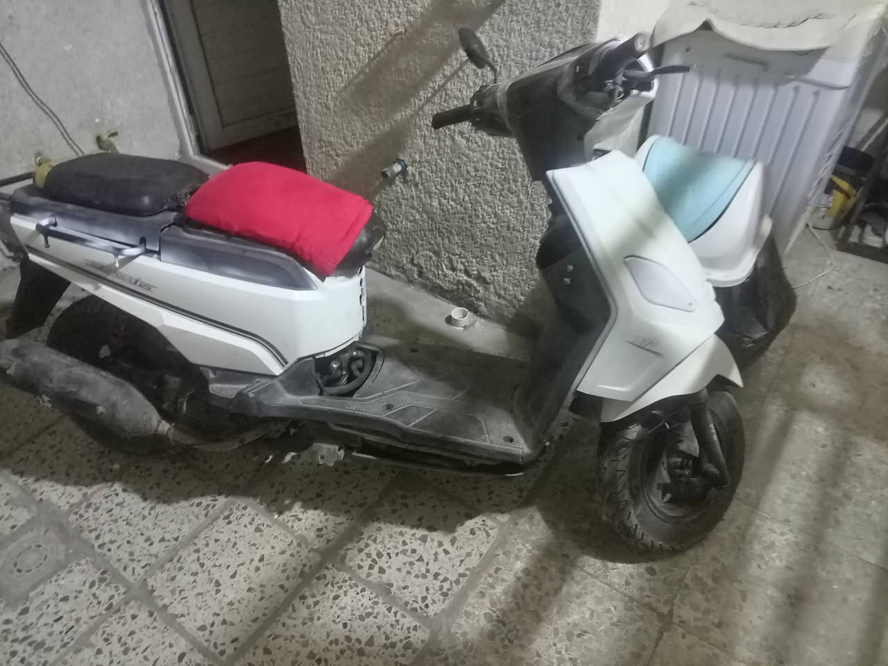 دراجة للبيع دراجة نضيفه بس عاطله ما عرف عطله شني السعر350 وبيه مجال *********** بي واساب
