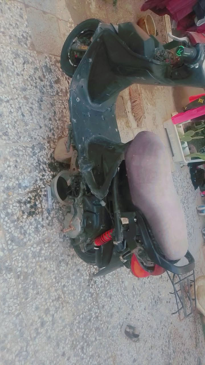 سلام عليكم فراشه البيع نضيفه كفرات
موجوده تراجه نضيفه تجي وتشوف مفتوها 
مراه واحده بس والفات .مكان كوفه علوات فحل ماتواجد على فيس رقم ***********
