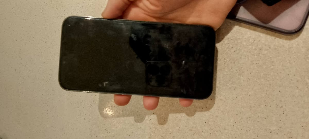 السلام عليكم ايفون 13 برو ماكس بطاريه 86 موبايل هذا     داخل صيانه بس فقط ظهرسعر ب675 والاستفسار على الرقم***********
