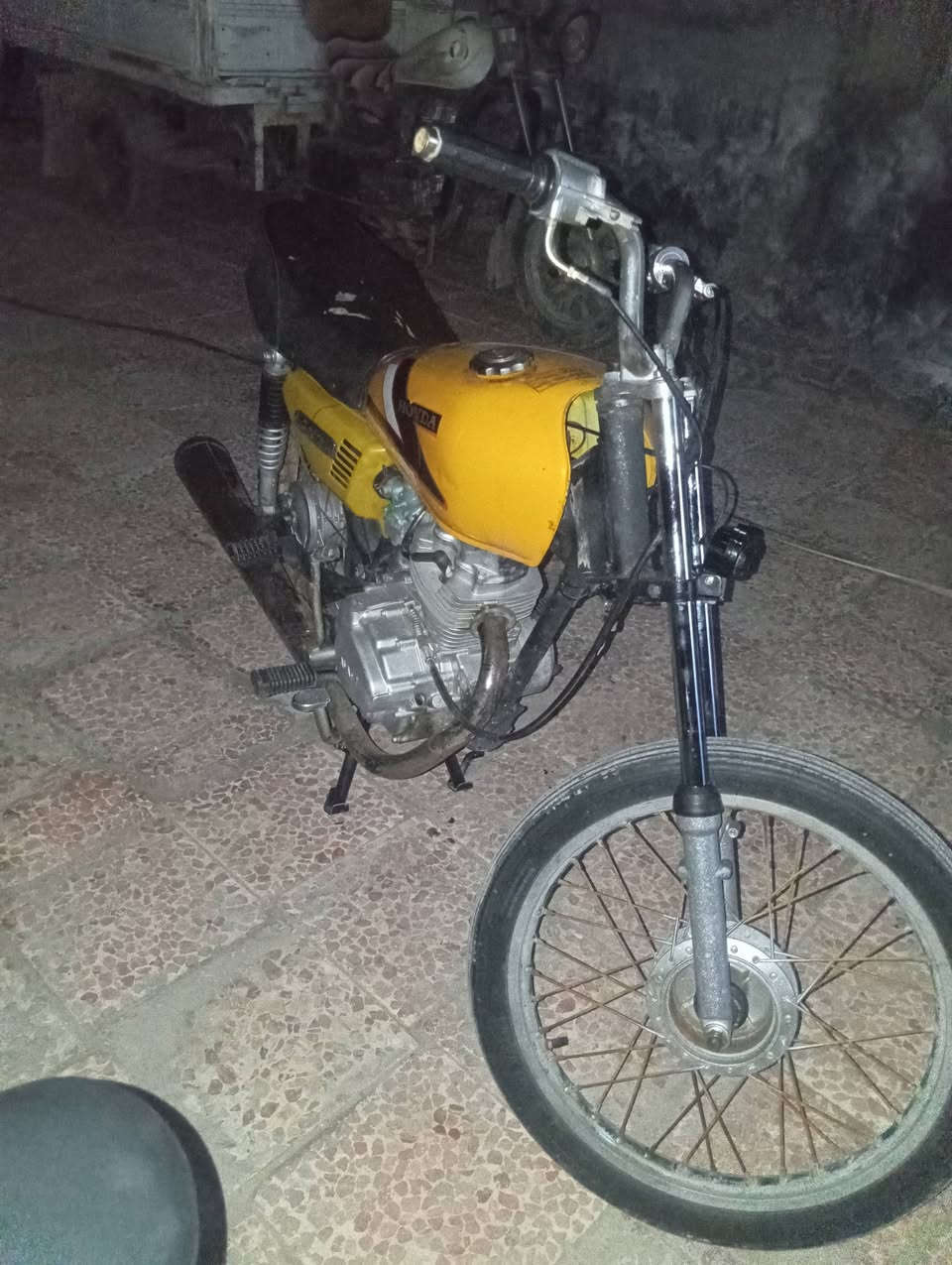 للبيع دراجه ادوات سعر 350وبيه مجال مكان بني منصور ابو غريب لرقم ***********
