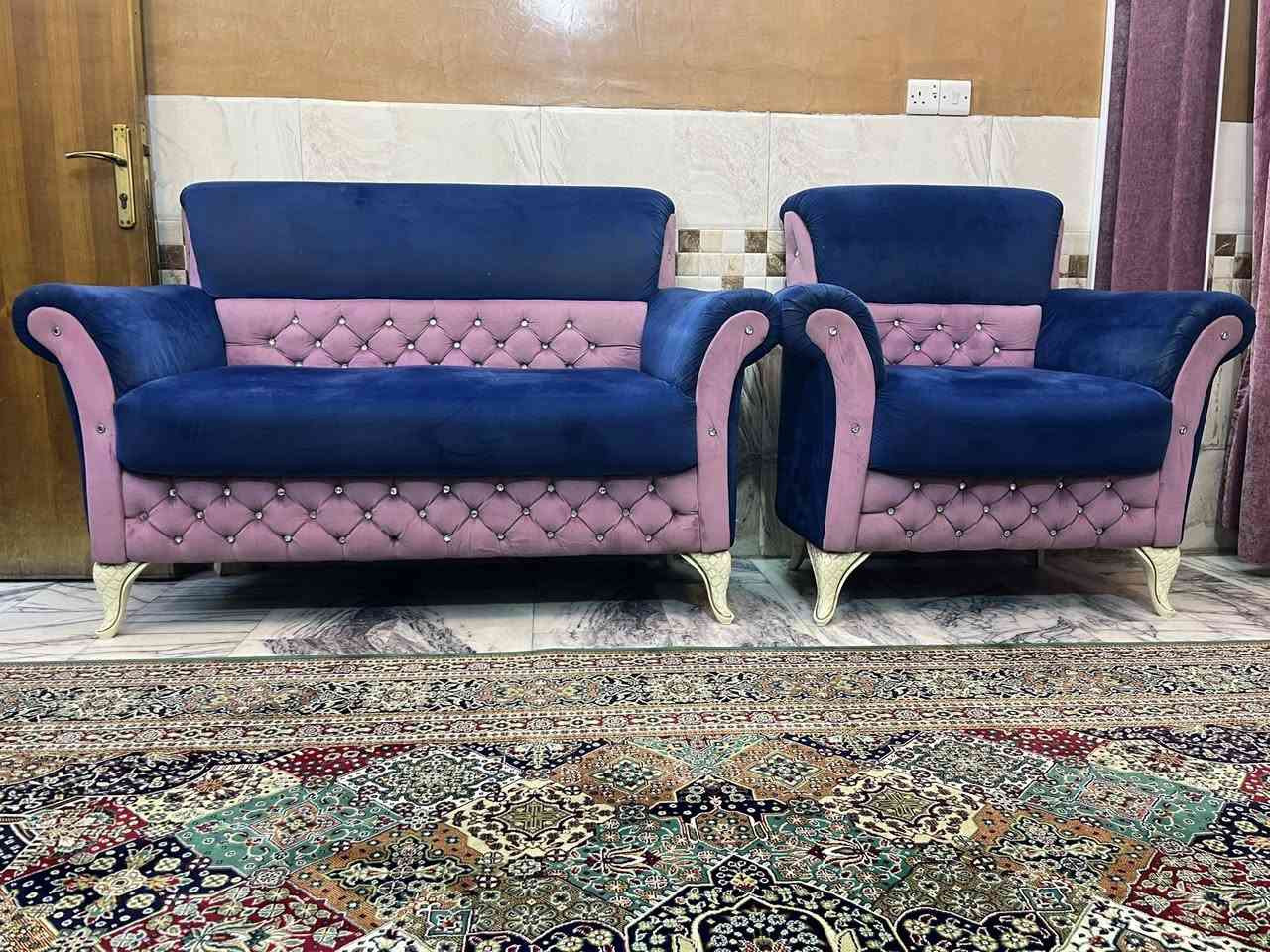 سلام عليكم للبيع تخم قنفات 9 مقاعد نضيف و مرتب سعر 350 قفل عنوان بغداد الحرية للاستفسار ***********
