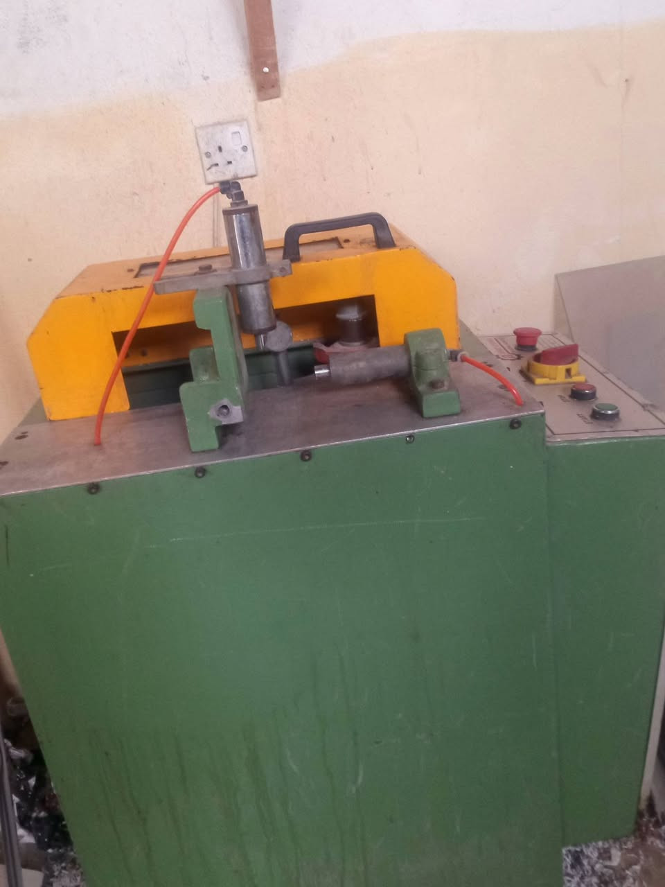 سلام عليكم معمل للبيع بي الكتر والمكينه الماسكه يرادلهن ترتيب باقي المعمل شغال وبي ميوزه عدد2متر في مترين ونص مكان المعمل  كربلاء البوبيات عمود 47 السعر 55ورقه وبي مجال بسيط


**إذا كنت صاحب هذا الإعلان وتريد حذفه لأي سبب، رجاءا أرسل رسالة إلى الدعم الفني**