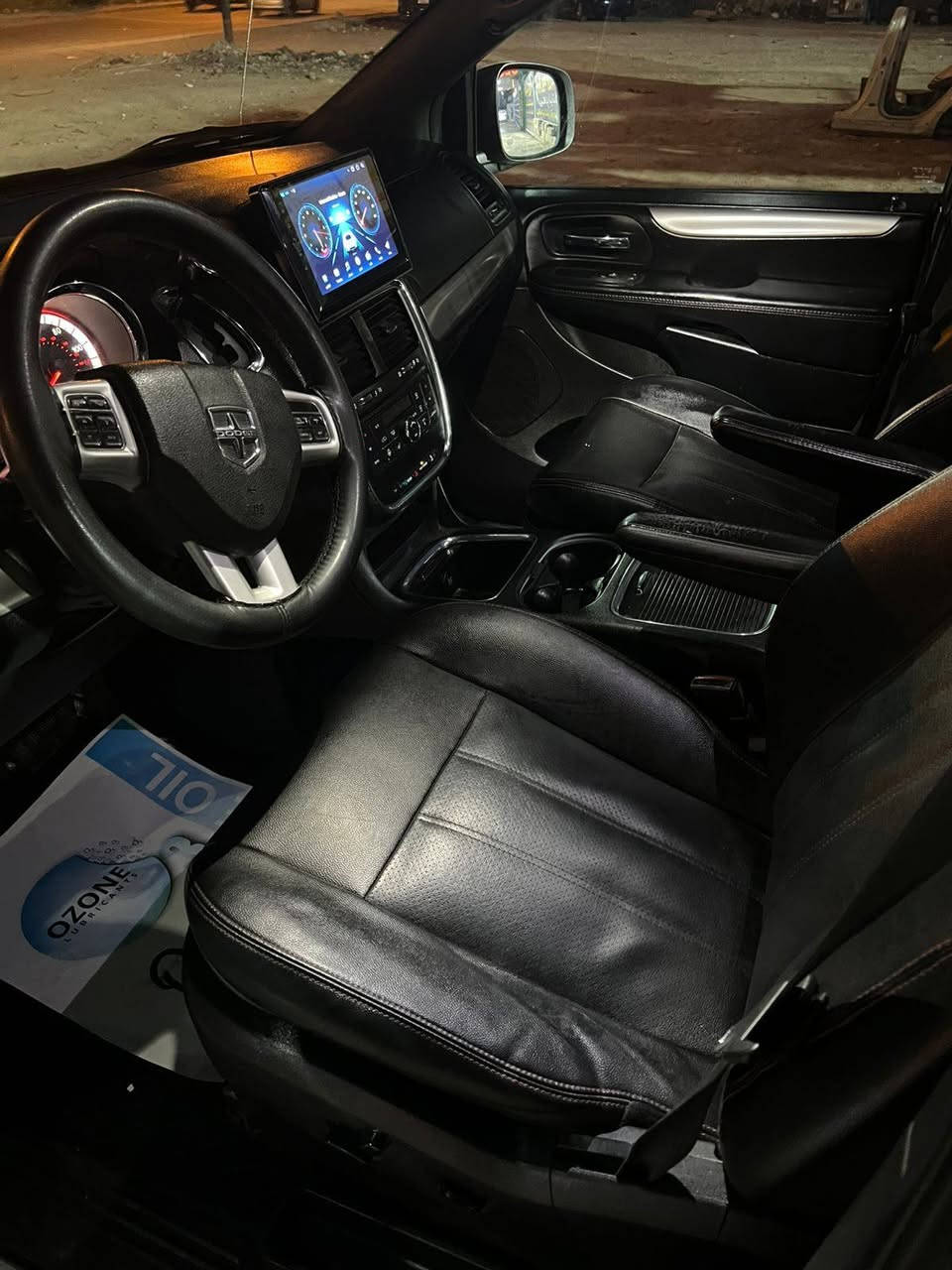 سلام عليكم دوج كرفان للبيع فقط موديل ١٩ وارد امريكي صور الضرر موضحة بل منشور تصليح درجة أولى سيارة نضيفة بمعني الكلمة صدر حدادية تخم تاير ماتصرف عليها  كلة جديد رقم بغداد انكليزي جديد البيبان الجانبية كهرباء السعر ١٥٥ وبي مجال بسيط الاتصال على رقم صاحب السيارة
الرقم ***********
