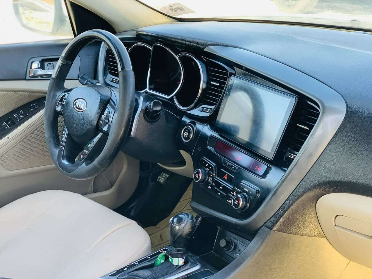 كيا اوبتيما 13 رقم ذي قار تحويل سنويه وارد خليجي مكفوله من الضربه وتبديل وصبغ محرك 2400 مواصفات فول واحد على واحد مراوس وبيع حسب القناعه السعر 133 غير متواجد عالفيس استفسار عل رقم ***********
