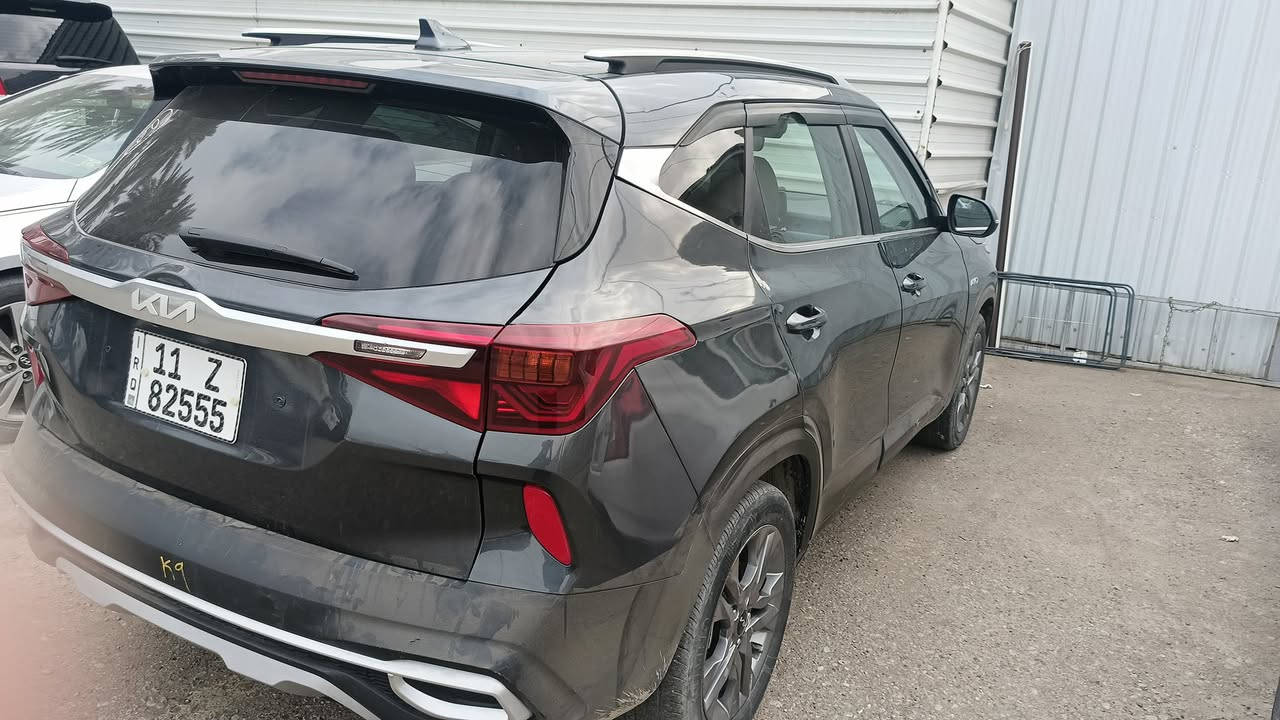 سلام عليكم عارض كيا سيلتوس فئة S
صور الحادث بامريكا موضح بالصور سيارة باسمي تحويل-
رقم بغداد مميز-
محرك 2000 دوش -
مواصفات فول ماعد الفتحة- 
سعرها 143 وبيها مجال 
رقم الهاتف للستفسار -***********-
 مكاني بغداد- حي المعالف -البياع-
