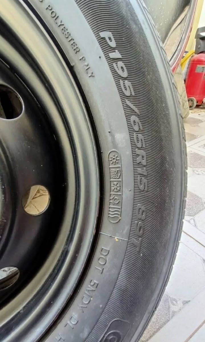 تاير وويل مستعمل للبيع
المواصفات 
p195/65R15 /89T
حجم الويل 15
عرض التاير195 ملي متر------19.5سنتم

العنوان-الديوانية-دور حجي هندي
 للتواصل *********** ديوانية, القادسية
