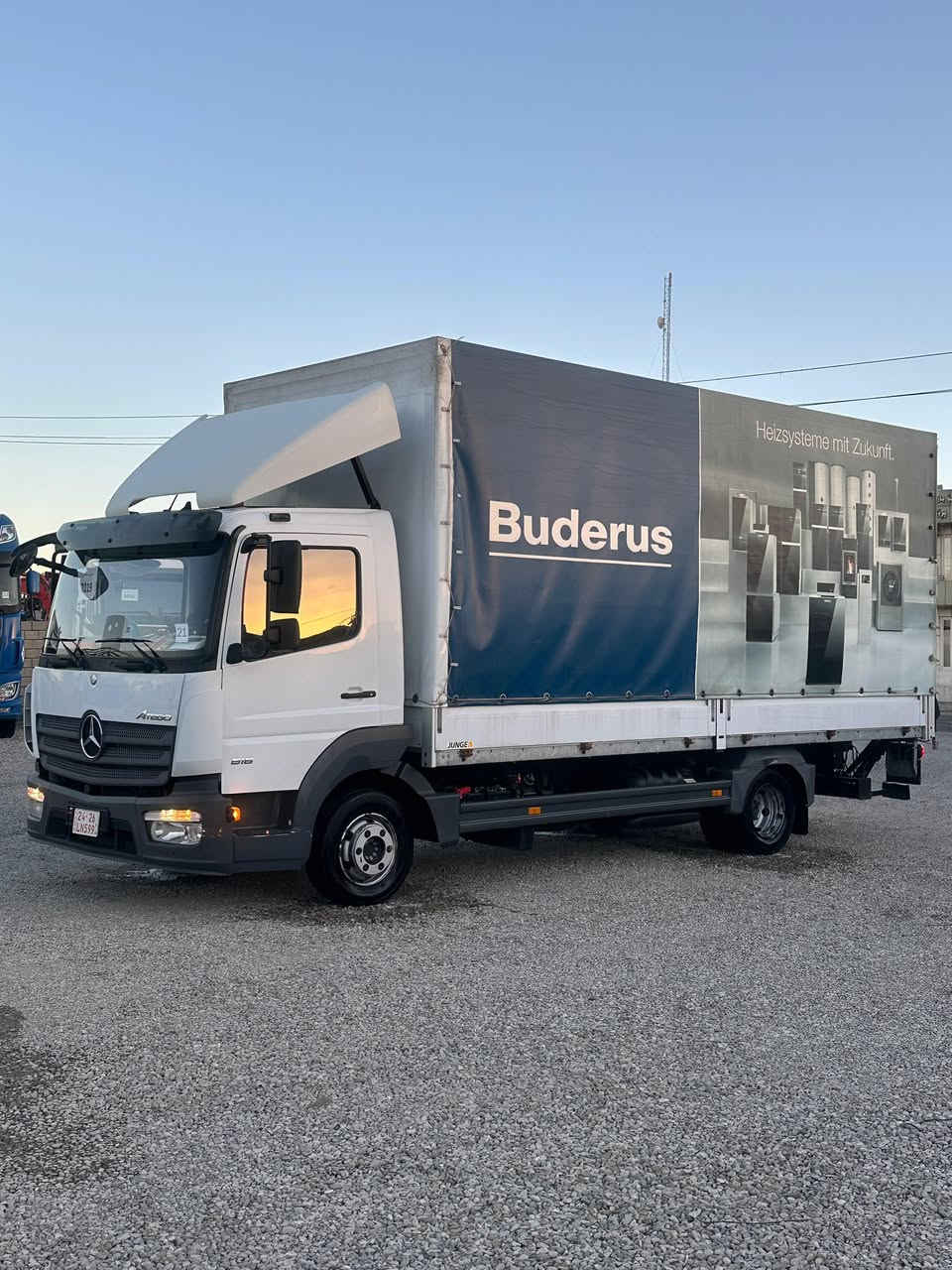 مارسدس اتيكو 
موديل ٢٠١٩
حجم٨١٦
كاميرا حساس 
تبريد 
هاف 
قفل اكسل 
استوب كهربائي 
جديد كفاله عام 
معرض صنعان(٢)

***********
***********
*********** وتساب
