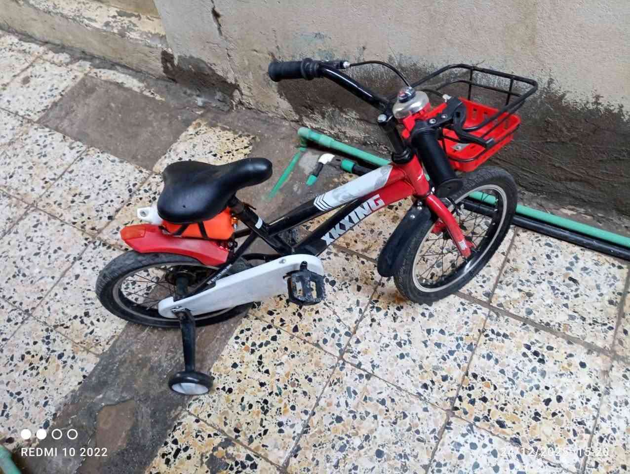 غراض للبيع كلمن سعره طباخ مصري كلشي شغال ***********.   مكان قرب مركز الثوره
