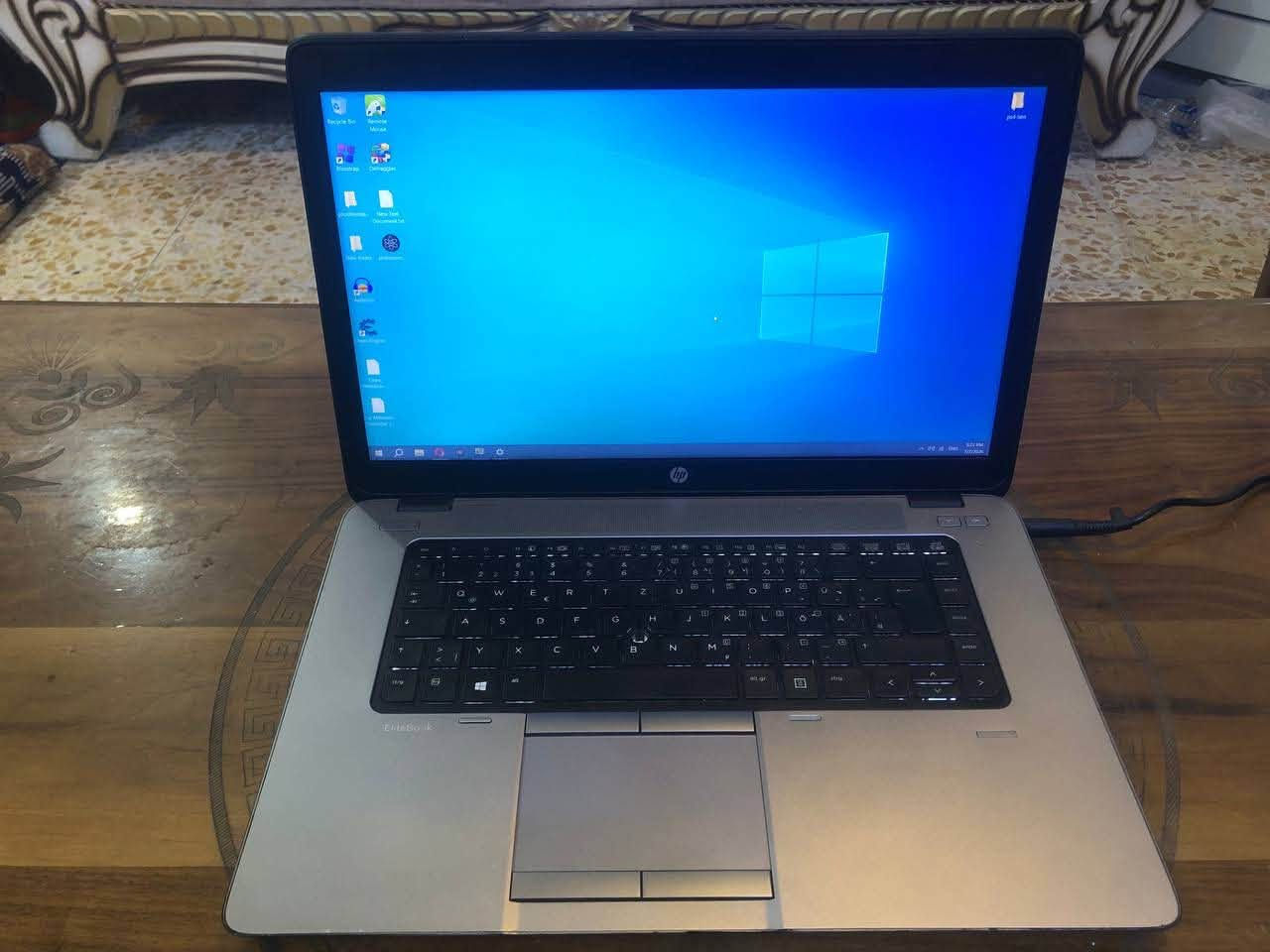 لابتوب hp مستعمل نضيف  يشتغل على الشحن  المواصفات intel corei5G4 8GRAM 256GB SSD WINDOWS 10 يفيد للالعاب المتوسطة و الدراسه و الشغل السعر 200 الف للتواصل *********** مكاني كربلاء
