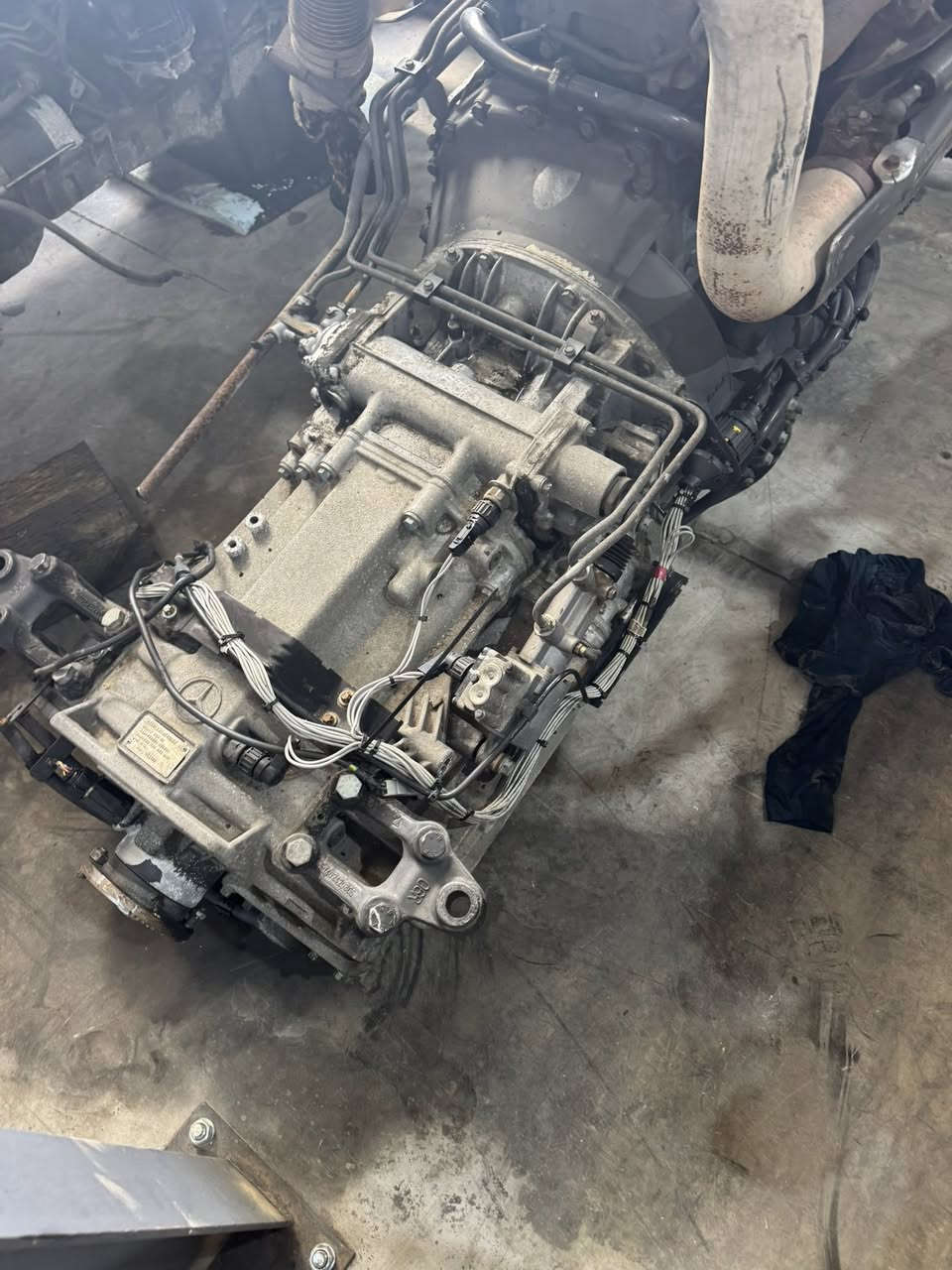 الان موجود انواع المحركات وكيرات لسيارات مرسيدس 
نوع. اكتروس. اكسور. اتيكو. 
العنوان اربيل صناعه الشمالي كراج 
محمد حجي سمير كركوكي 
للاستفسار اتصل على الرقم 
009647503130750
009647701326202

Now available: Engines and transmissions for Mercedes vehicles (Actros, Axor, Ateco).
Address: Erbil, North Industrial Area, Garage.
Mohammed Haji Samir Kirkuki
For inquiries, please call:
009647503130750
009647701326202


**إذا كنت صاحب هذا الإعلان وتريد حذفه لأي سبب، رجاءا أرسل رسالة إلى الدعم الفني**