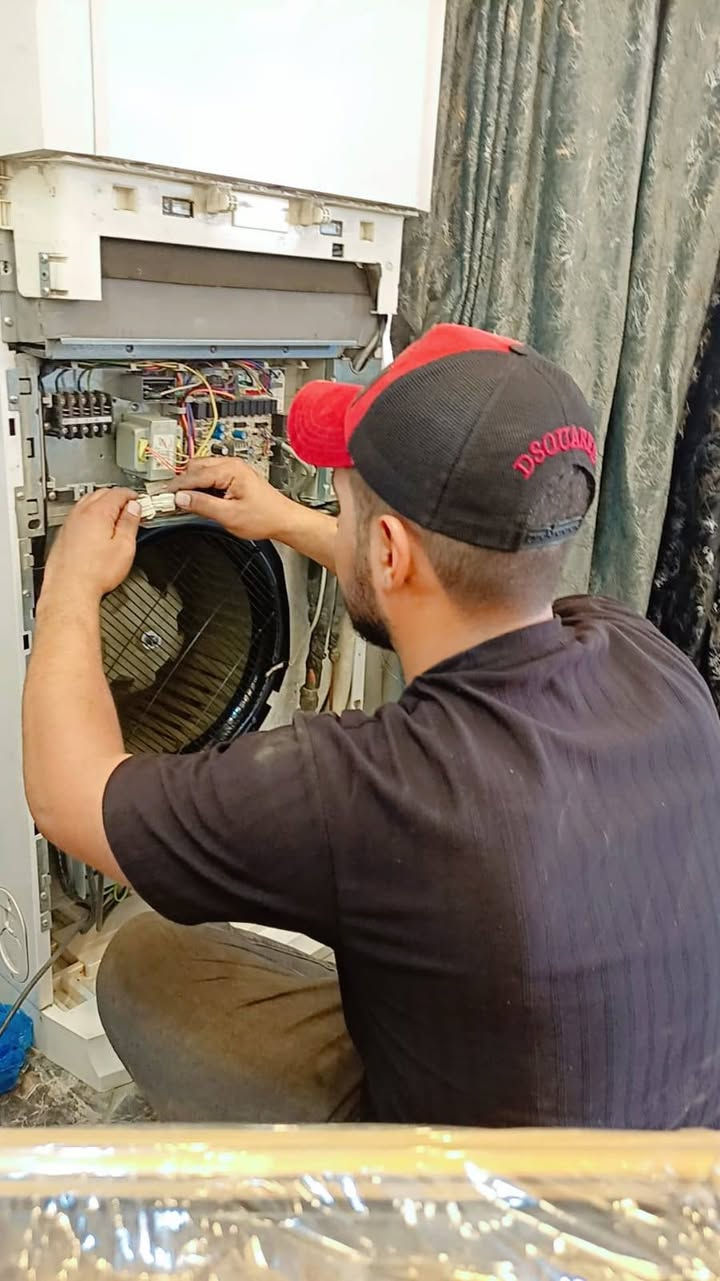 ⚡ شركة شموخ العاصمة ⚡
لجميع أعمال التأسيس والصيانة الكهربائية
✅ تأسيس وتمديد الكهرباء للمنازل والمحال والمشاريع.
✅ صيانة جميع الأعطال الكهربائية بسرعة وكفاءة.
✅ تنصيب وصيانة وتنظيف أجهزة السبلت.
✅ تركيب كاميرات المراقبة بأحدث الأنظمة.
✅ تصميم وتنفيذ لوحات السيطرة والتوزيع الكهربائية.
✅ تركيب منظومات الطاقة الشمسية.
🔧 خبرة • دقة • جودة • أسعار مناسبة
📞 للتواصل عبر الاتصال أو واتساب:
***********
***********
شركة شموخ العاصمة... ثقتكم أساس نجاحنا. ⚡🏠

