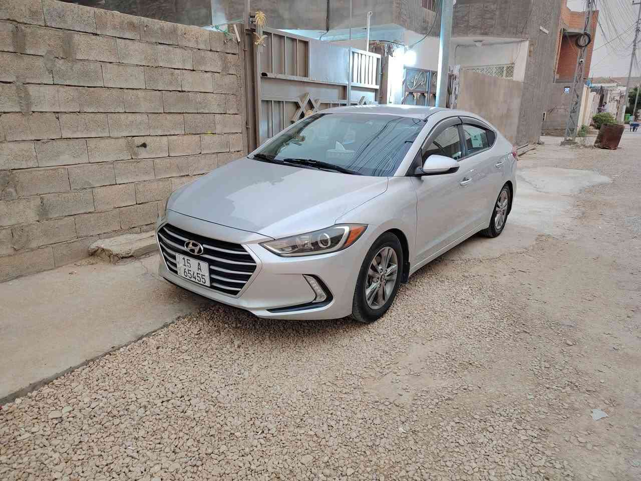 السلام عليكم 
النترا 2018امريكي مكفوله بأسمي للبيع او مراوس كورلا خليجي من موديل 24 او 25.
 للاستفسار ***********
