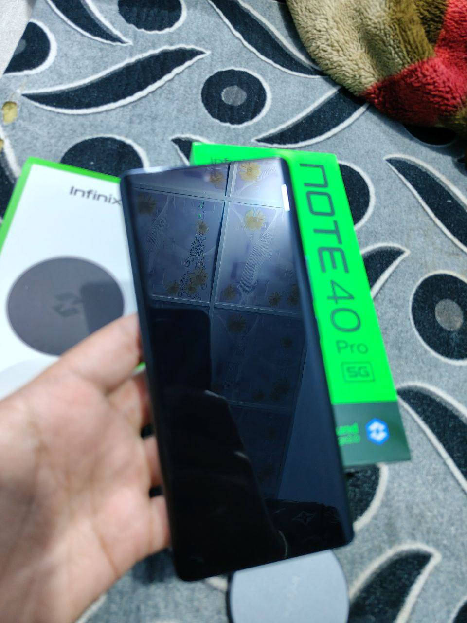 انفنكس نوت 40 برو نضيف حيل ستخدام قليل غراضه كامله شاحنه 45 واط شحن لاسلكي وياه سعر 250 
***********
