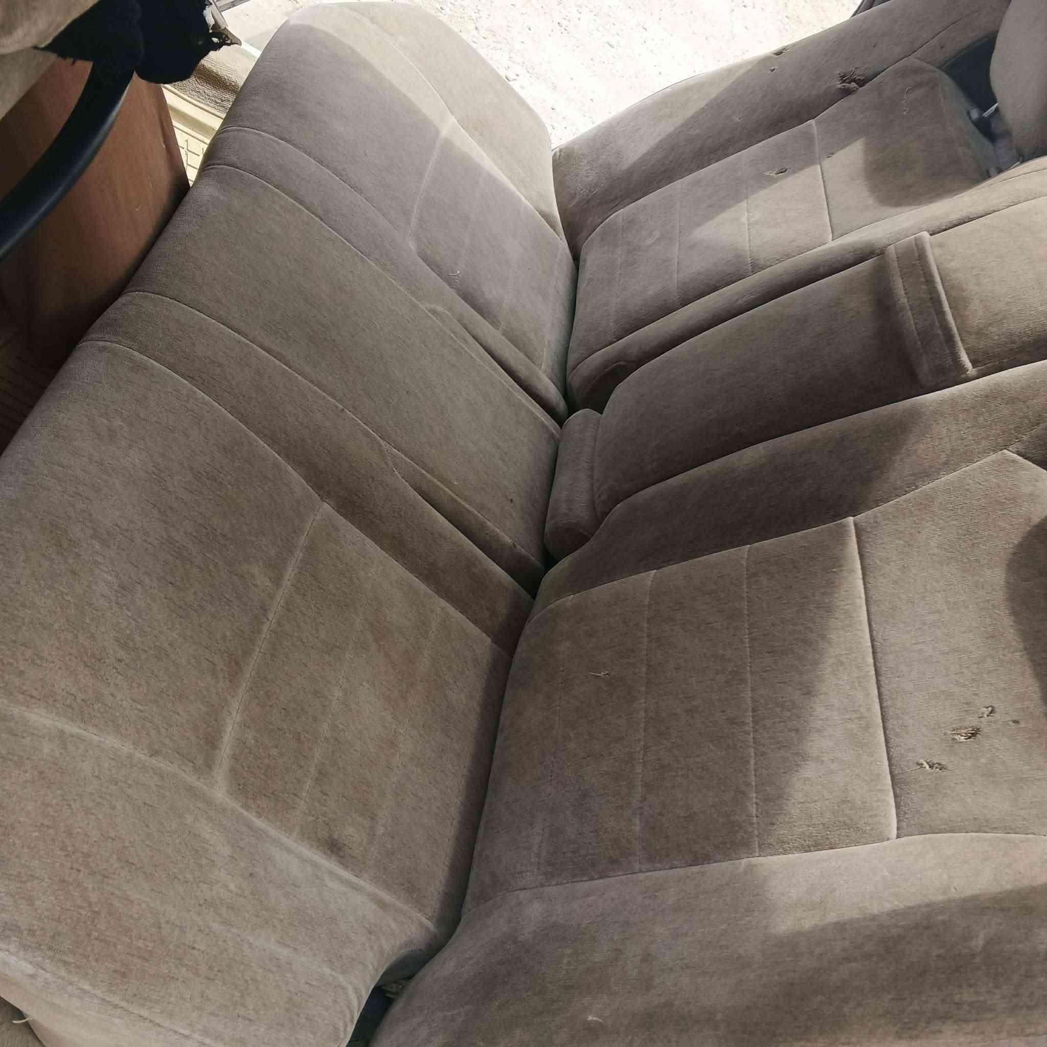 موديل ٩٣ راقم انكليزي سنوي ٢٠٣٠ بي بطقه بنزين بدون صوبغ ٤ طيرت جدد بطري جديد كهربيت شغال باس تبريد مايشتغال يردلهه ترتيب. اخون مروس اد اكو كيه حمال حته لو جو موديل اد بيع ٥٠ بي مجال مكان سيار كركوك ***********

