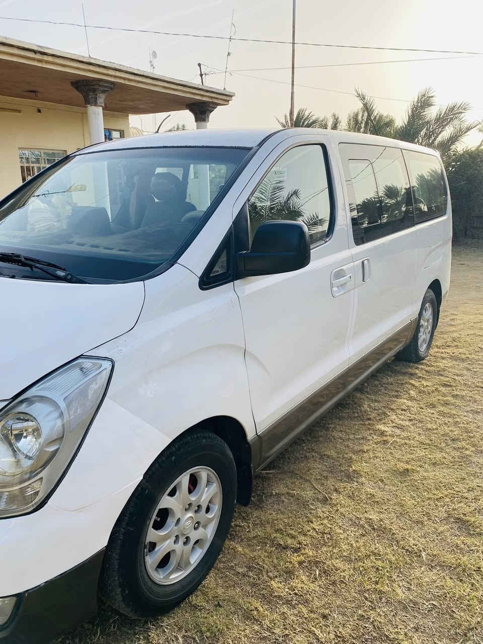 السلام عليكم ستاركس 2015 بغداد فول مواصفات محرك كير اكسل صدر كهربائيات كله كفاله غرفه جديدة شغل جديد  تخم تاير جديد باتري جديد سنوية ل 28 الاستفسار اتصل ***********
