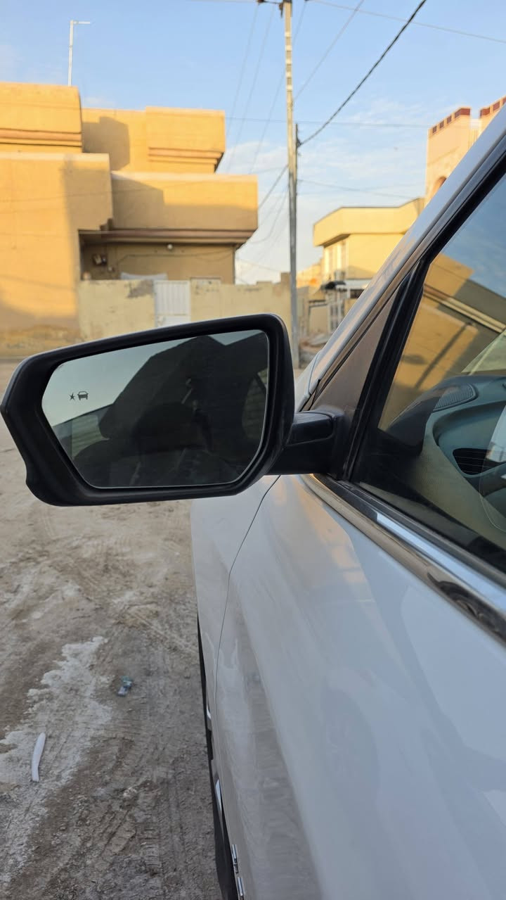 شوفرليت ايكوينكس 22
مواصفات LT الشكل الجديد 

رقم بغداد وصور الحادث مرفقة  
الباقي كله مكفول .

ماشية 92 mi ميل 

المواصفات :

 بصمة / رادار جانبي (نقطه عمياء) وامامي وخلفي/ كرسي كهرباء / هندبريك دكمة / LED امامي /  حساسات  امامي وخلفي/ تحكم ستيرن / كروس سرعة / بلوتوث / اواكس / قطعتين تبريد / اطفاء ذاتي / محرك 1500 تيربو

مكاني بابل/سياره ماناقصها شي 
السعر 164 وبي مجال 
للتواصل والاستفسار

***********
