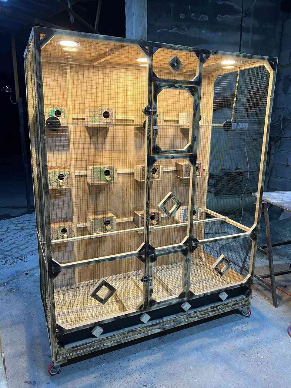 سلام عليكم
شغل حسب طلب 
ارتفاع 170 النزال60 العرض 150
العنوان كركوك قرب جسر ولاده 
شغل جميع اقفاص خانات كشوانيات ابراج 
حسب الطلب واجهيات
***********
