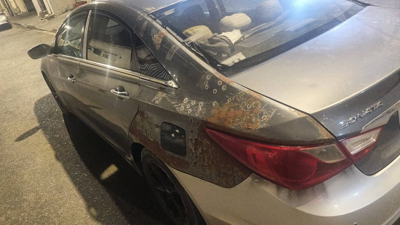 سلام عليكم
سوناتا امريكي فول مواصفات فتحه بصمه 
رقم بغداد  باسمنة 
مكينه جديده كير  وتبريد كفالة 

ضربتها بامريكا باب 
وهنا جاملغ خلفي 
سعرها ٧٥ 
***********
المكان البصره
