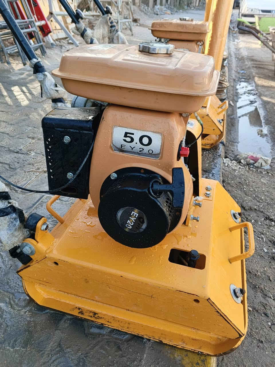 حادلات 2 للبيع وزن 90 كيلو 
شبه جدد.  استعمال قليل
السعر 300 وبي محال شويه 
نجف. كوفه. حي ميسان قرب النفق 
***********
