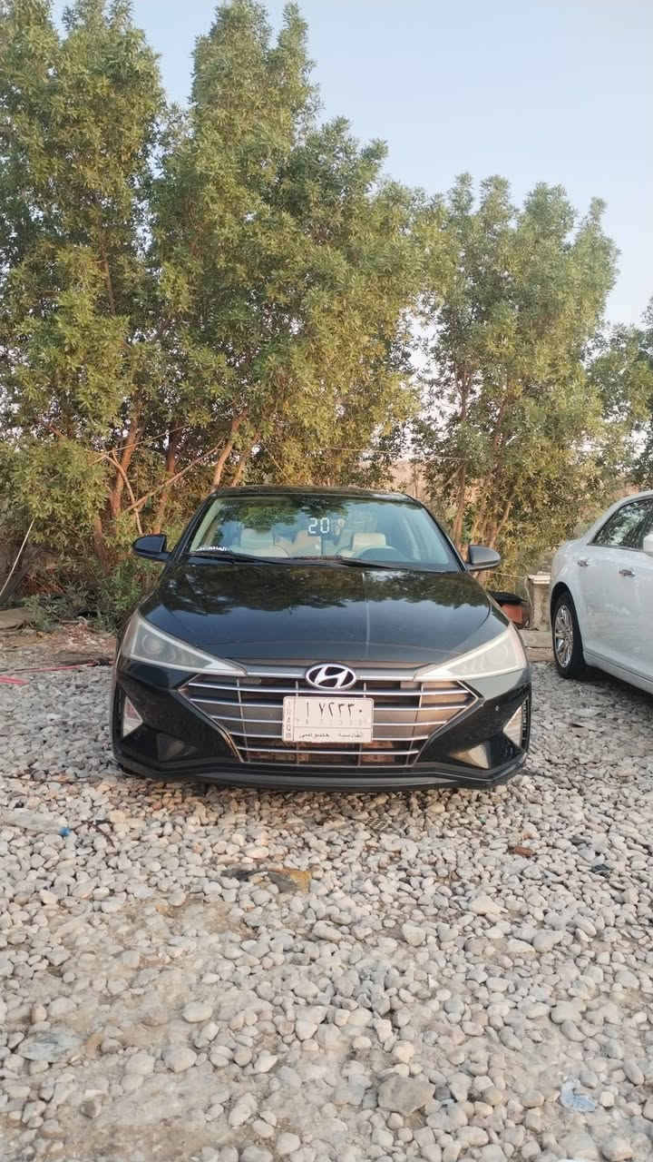 السلام عليكم الانترا 2020 رقم قادسيه أمريكي حادثه جاملغ وبنيد بدون دواخل والباقي كفاله السعر 122 وبيها مجال قليل مكان السياره الكوت مركز المدينه الرقم ***********
