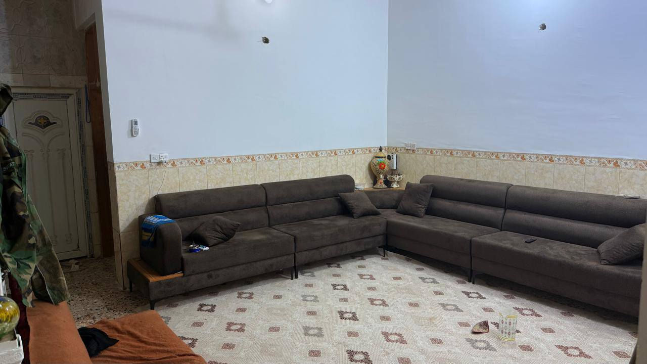 سلام عليكم بيت طابو زراعي سند 25للبيع مساحه 150متر خلف دائر الضريبه مجاور حلويات ريف دمشق طابقين تبليط مجاري السعر 230مليون(***********)
