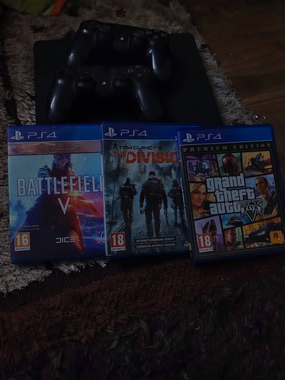 بلي ستيشن 4 سلم اوروبي مع أربعة أقراصfifa 23/BATTLE FALED1/ 
جوستكات عدد 2
نضيف والذاكرة بي مستخدم منهة ٢٥ %
السعر / 240 وبي مجال
العنوان / بغداد
الرقم /***********
