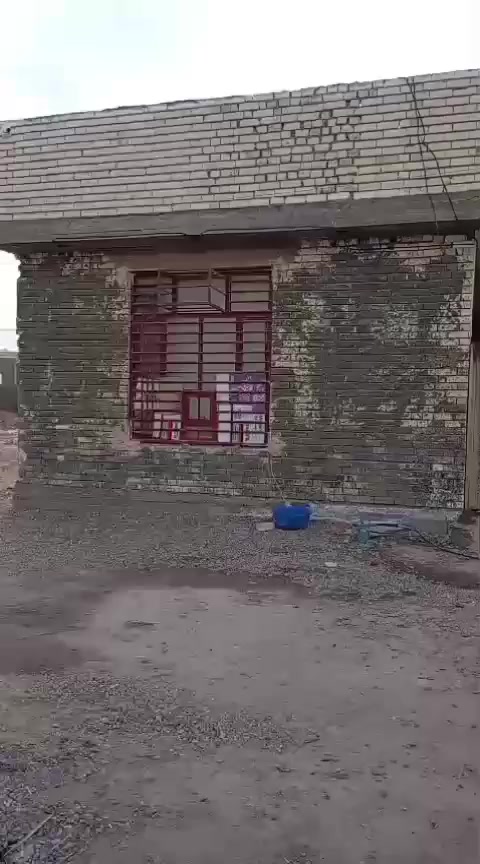 السلام عليكم بيت البيع ٩٠متر وجه ١٠ ونزال ٩
بيت بناء طابوك الرضيه رفت بحي المهندسي
السعر ٥٠ وبي مجال ***********
