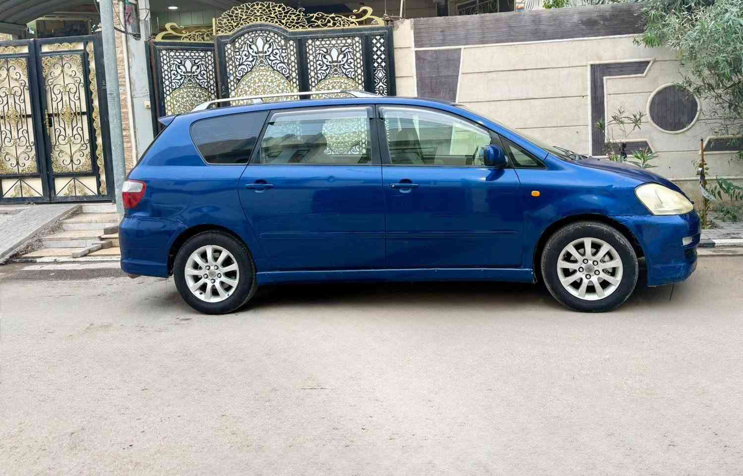 سيارة ابصم موديل ٢٠٠٤ بصره 
كير ومحرك جديد
تبريد شغال
مكفولة من الدعمة والصبغ
باسم صاحبها
السعر : ١٠٥ ورقة
للتواصل على الرقم
***********
