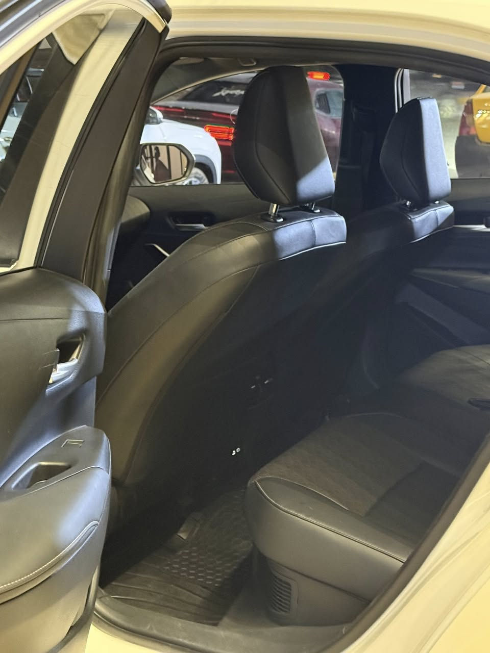 تويوتا كورولا 2025 – الشكل الخليجي، 

🔥🔥🔥🔥السعر  15/400$

⚡ مواصفات كورولا الأعلى فئة والأرقى تجهيزًا: ⚡

• 🔥 محرك 1800 هايبرد – قوة ناعمة واستهلاك وقود مثالي
• فتحة سقف بانورامية سلايد – رفاهية سماوية
•راحة وتحكم بدون مجهود
• مقاعد جلد فاخرة 
 واقيات جانبية 
•تبريد أمامي وخلفي (قطعتين) 
• رادار + تحديد مسار + قيادة شبه ذاتية – 
• تحكم ذكي من المقود – قيادة أسهل وأكثر مرونة
• زينون أمامي + LED خلفي – 
• دخول ذكي + تشغيل بصمة – بدون مفتاح،
• عداد شاشة ديجيتال بالكامل – 
• شاشة متعددة الوظائف – 
•كاميرا خلفية – رؤية دقيقة عند الرجوع
الاتصال***********
